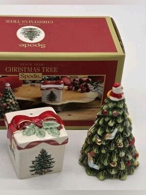 SPODE Christmas salt and pepper shaker Christmas tree and gift box Ships from TX